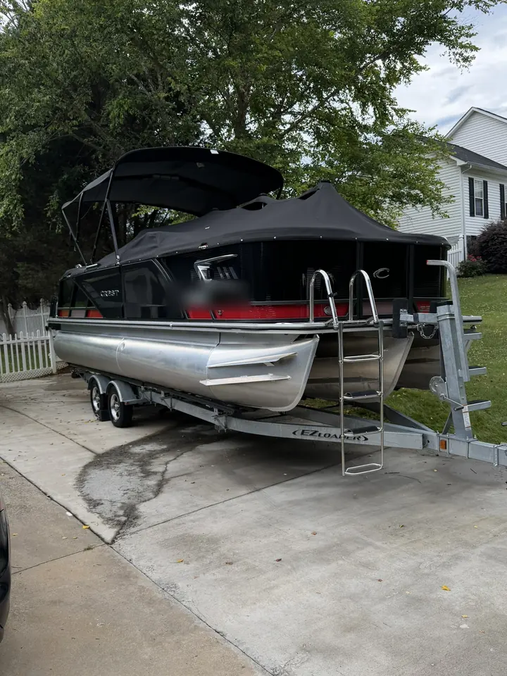 Crest pontoon boat